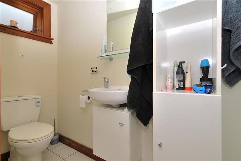 Photo of property in 51 Eden Street, Island Bay, Wellington, 6023