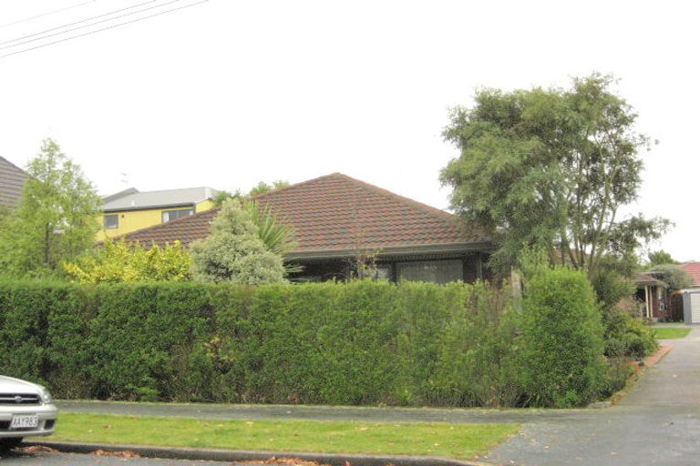 Photo of property in 2/13 Eversleigh Street, St Albans, Christchurch, 8014
