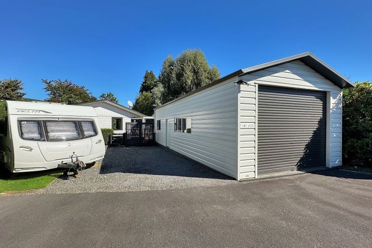 Photo of property in 11 Gibbs Place, Kinloch, Taupo, 3377