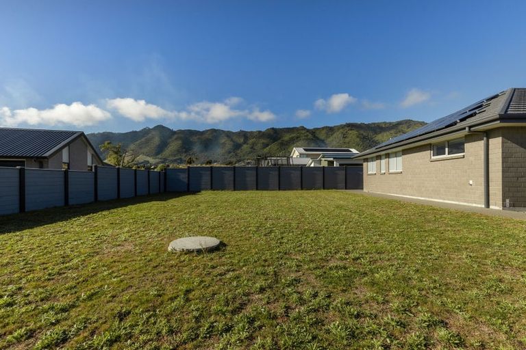 Photo of property in 168 Karuhiruhi Street, Waikanae, 5036