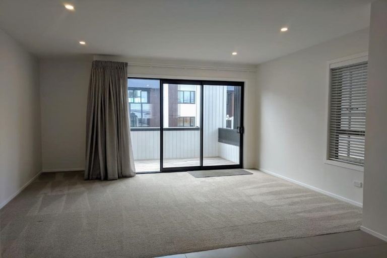 Photo of property in 71 Rangihina Road, Hobsonville, Auckland, 0616