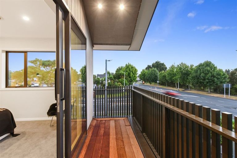 Photo of property in 64u2 Banbury Crescent, Fairfield, Hamilton, 3214