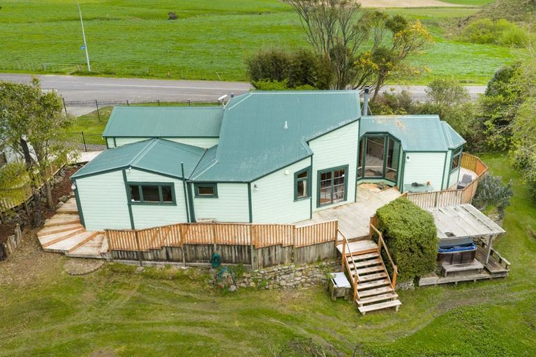 Photo of property in 353 Kahuterawa Road, Linton, Palmerston North, 4472