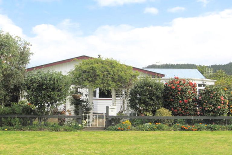 Photo of property in 101 Exeter Road, Whangamata, 3620
