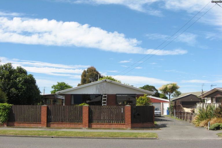 Photo of property in 411 Mairehau Road, Parklands, Christchurch, 8083