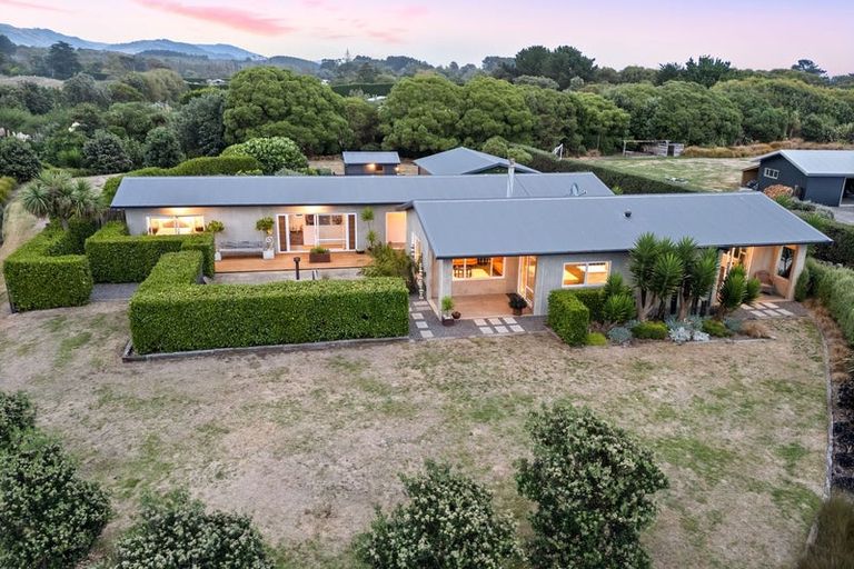 Photo of property in 14 Pairuku Lane, Peka Peka, Waikanae, 5391