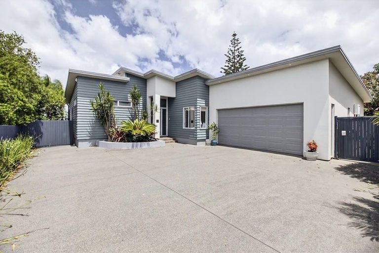 Photo of property in 48 Aurea Avenue, Pakuranga, Auckland, 2010