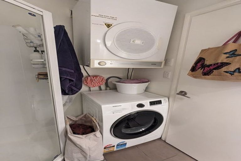 Photo of property in 221a The Terrace, Wellington Central, Wellington, 6011