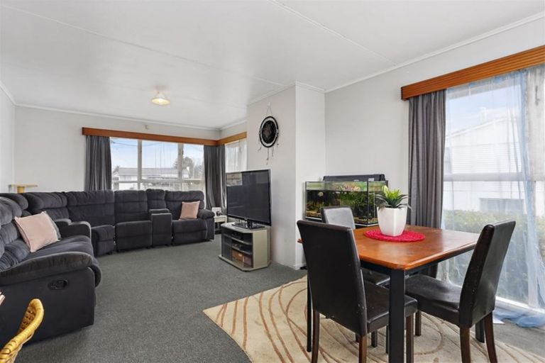 Photo of property in 5 Dennis Road, Papatoetoe, Auckland, 2025