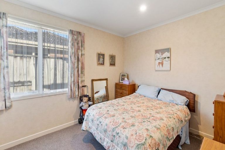 Photo of property in 34 Sovereign Isle Lane, Rototuna, Hamilton, 3210