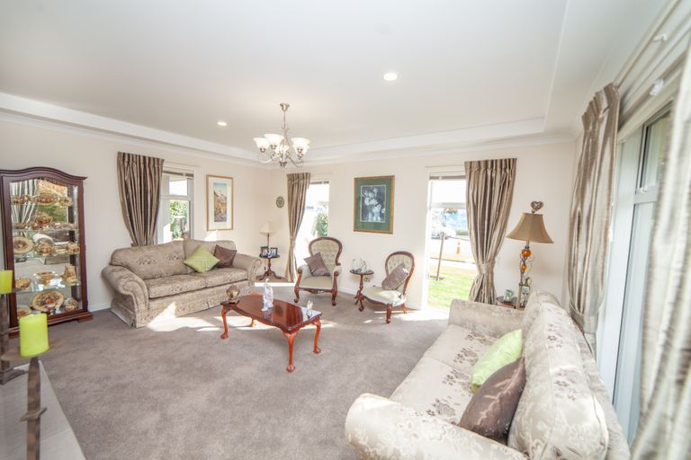 Photo of property in 15 Old Red Barn Road, Halswell, Christchurch, 8025