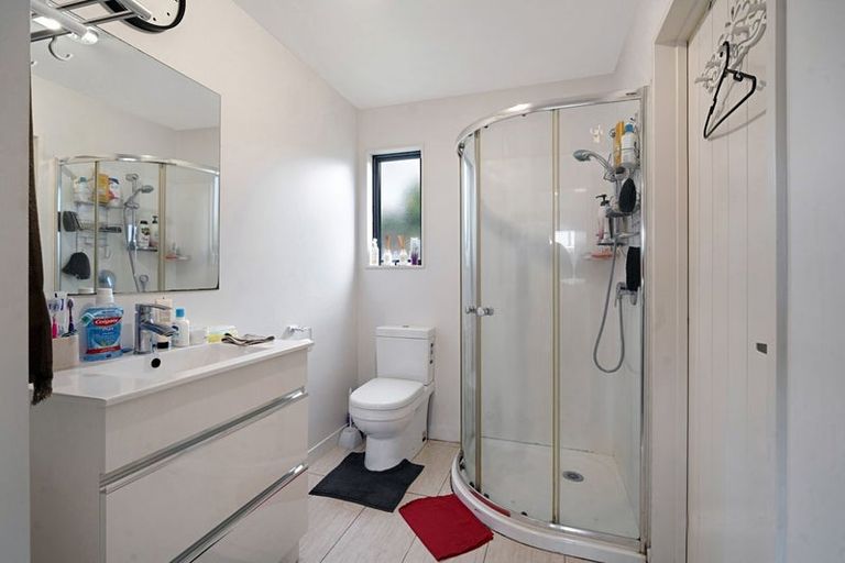 Photo of property in 27 Kohekohe Street, New Lynn, Auckland, 0600