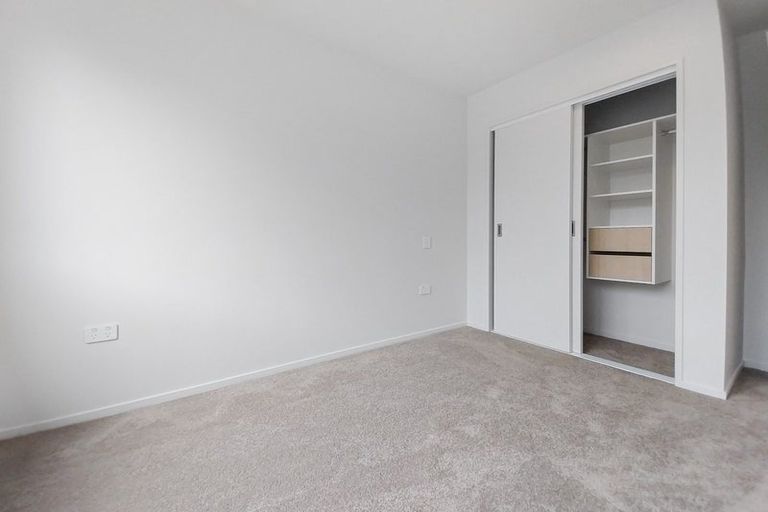 Photo of property in 29b Dawnhaven Drive, Te Atatu Peninsula, Auckland, 0610