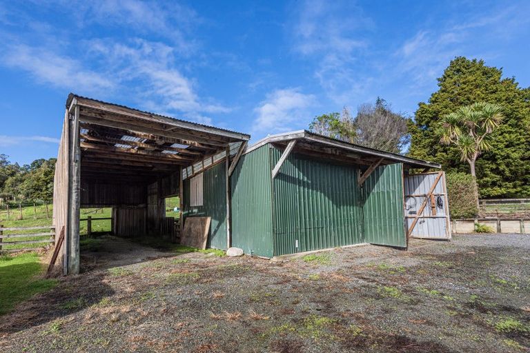 Photo of property in 4 Paparoa Station Road, Paparoa, 0571