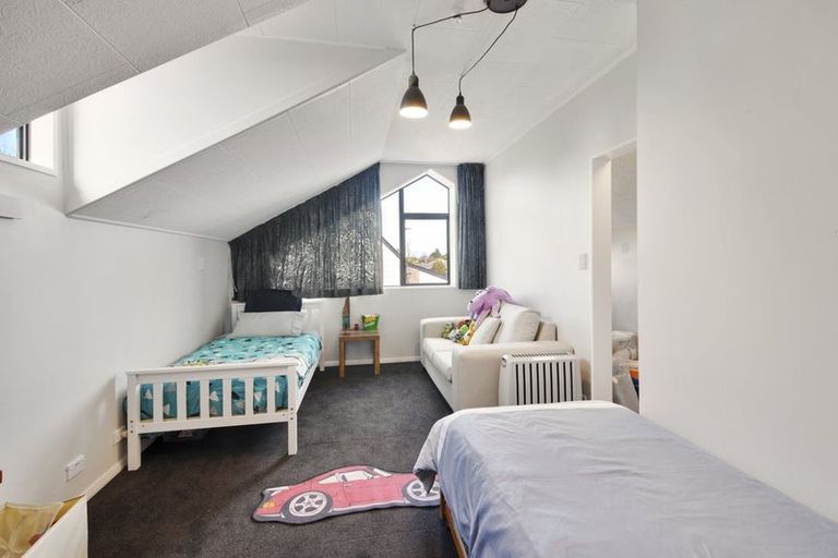 Photo of property in 1 Wakelin Place, Redwood, Christchurch, 8051