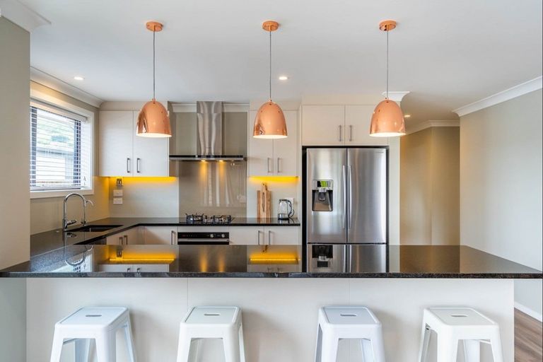 Photo of property in 11 Mahia Lane, Waikanae, 5036