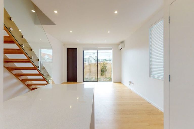 Photo of property in 10d Beauchamp Street, Karori, Wellington, 6012