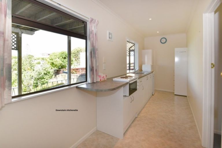 Photo of property in 19 Moffat Road, Red Beach, 0932