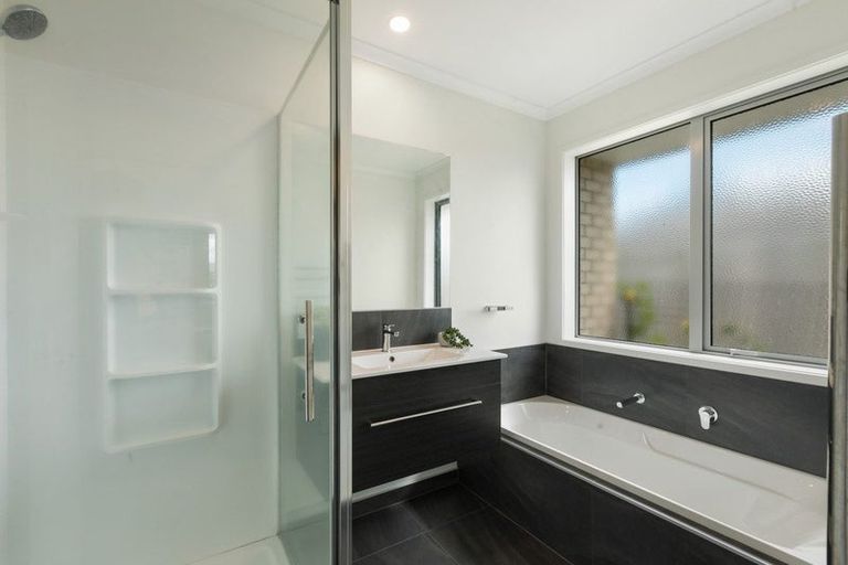 Photo of property in 8 Eastbank Drive, Katikati, 3129