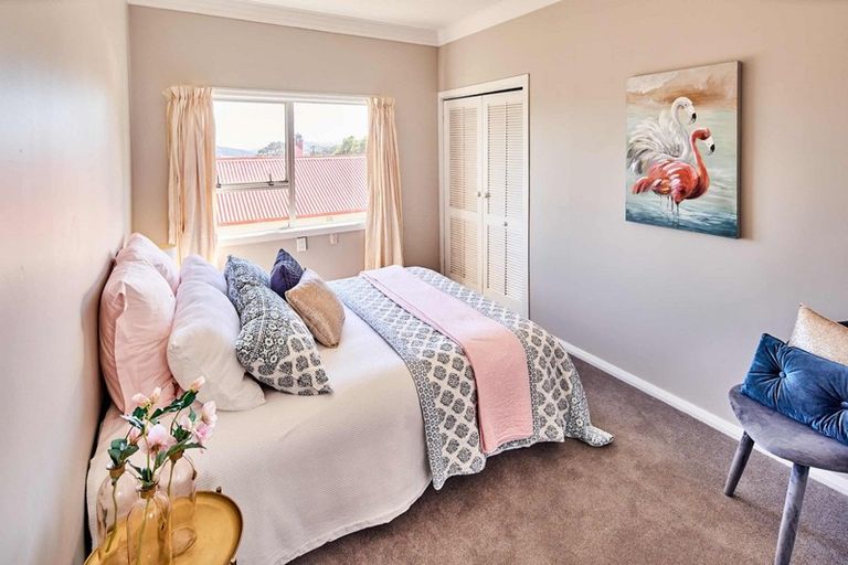 Photo of property in 28 Chesterton Street, Johnsonville, Wellington, 6037