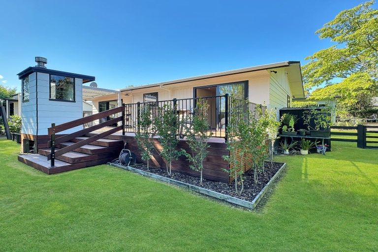Photo of property in 11 Gibbs Place, Kinloch, Taupo, 3377