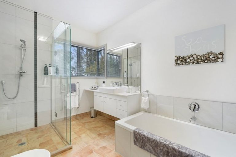 Photo of property in 293 Riverbank Road, Wanaka, 9382