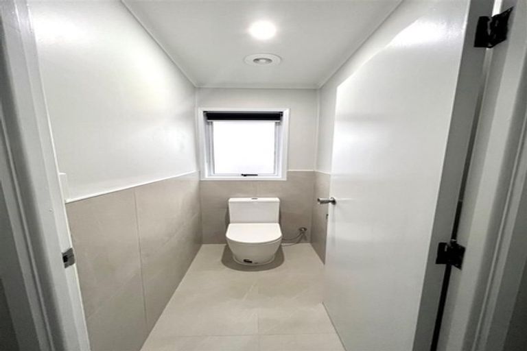 Photo of property in 117 Golf Road, New Lynn, Auckland, 0600