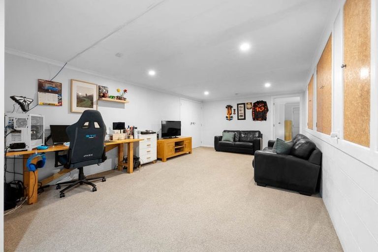 Photo of property in 29 Glenfern Road, Mellons Bay, Auckland, 2014