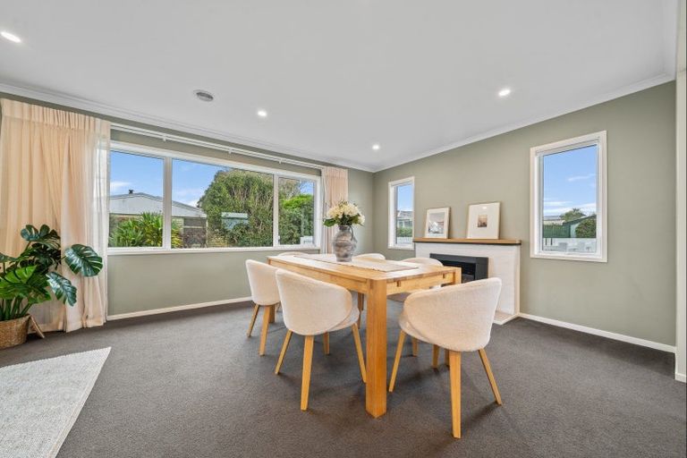 Photo of property in 13e York Crescent, Westown, New Plymouth, 4310