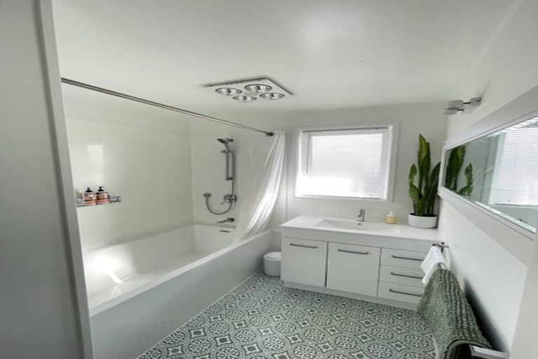 Photo of property in 57 Hokianga Street, Mangere East, Auckland, 2024