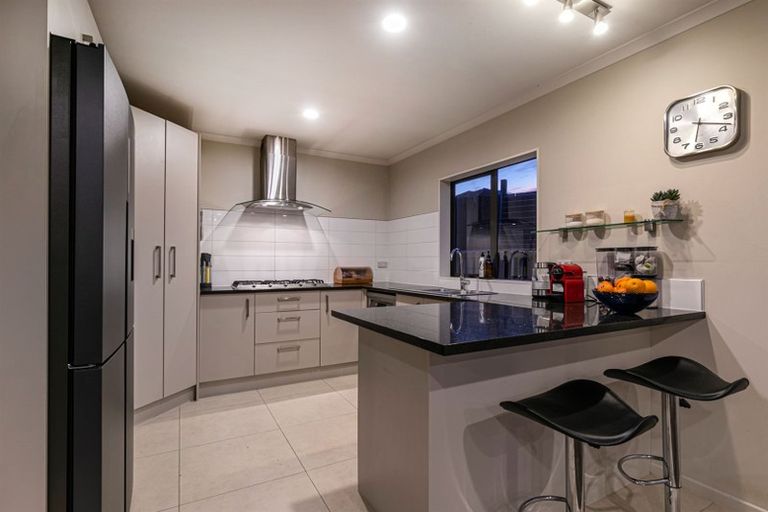 Photo of property in 22 Bradnor Meadows Drive, Swanson, Auckland, 0612