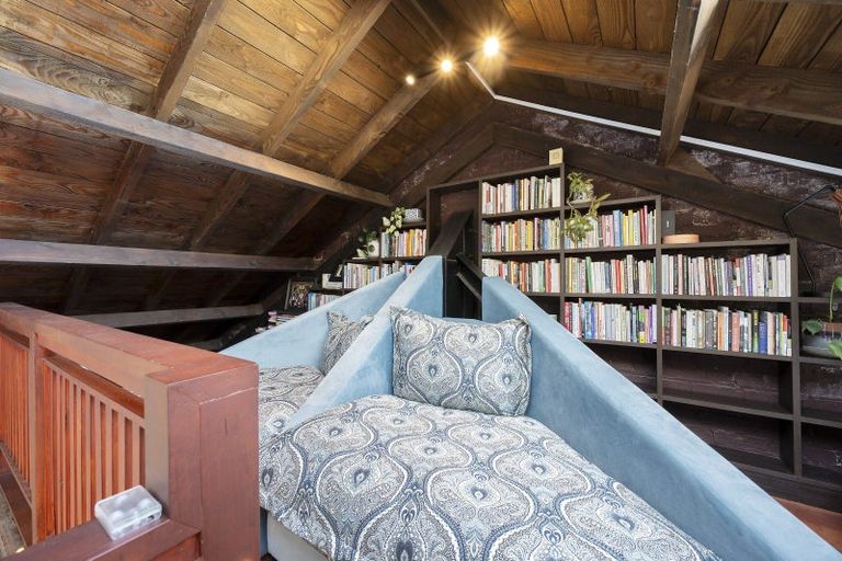 Photo of property in 1/12 Little George Street, Thorndon, Wellington, 6011