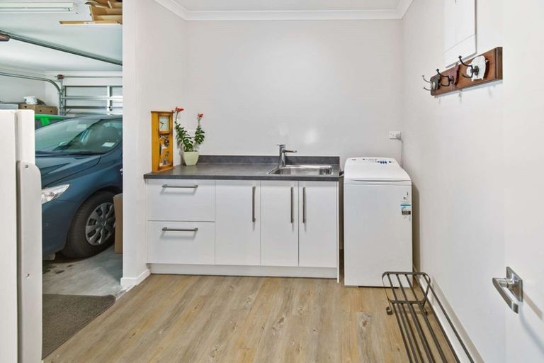 Photo of property in 17 Tirimoana Place, Otamatea, Whanganui, 4501