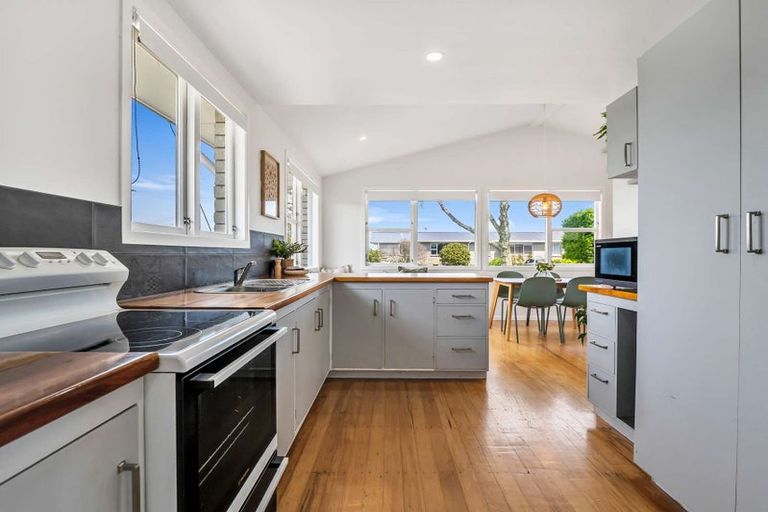 Photo of property in 30 Hall Road, Matua, Tauranga, 3110