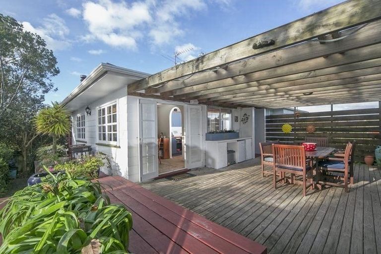 Photo of property in 63 Reynella Drive, Massey, Auckland, 0614