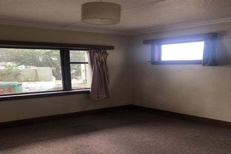 Photo of property in 29 Tanera Crescent, Brooklyn, Wellington, 6021