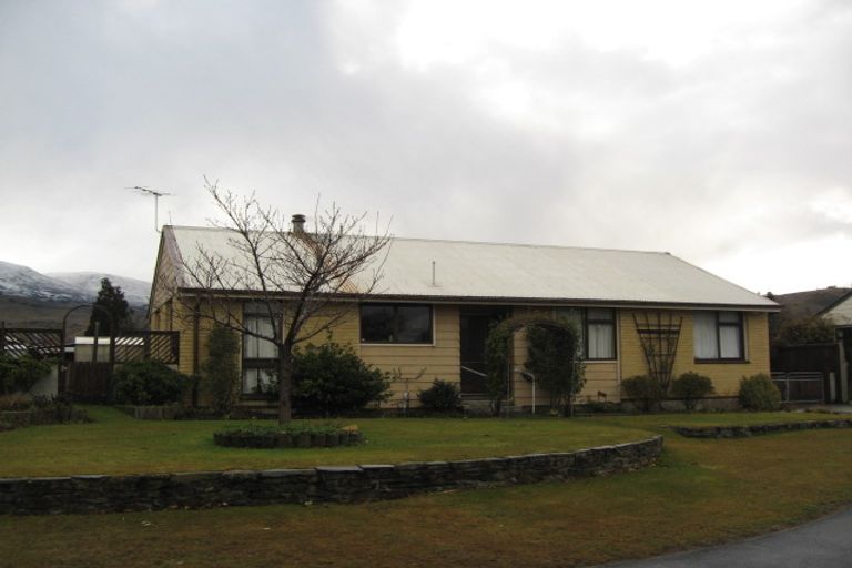 Photo of property in 8 Hassing Place, Cromwell, 9310