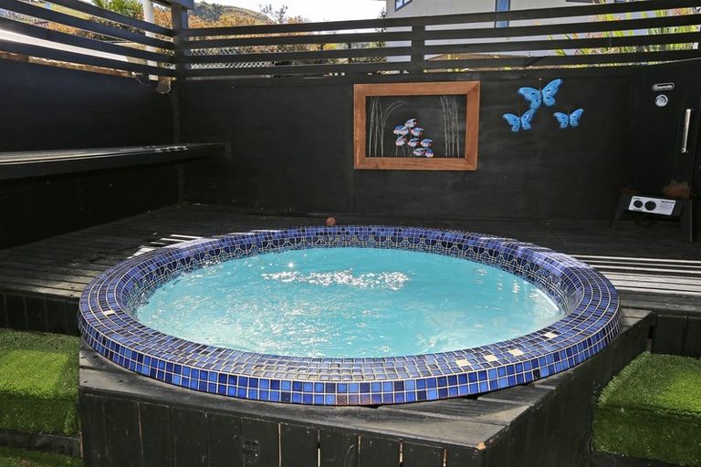 Photo of property in 6 D'arcy Place, Taradale, Napier, 4112