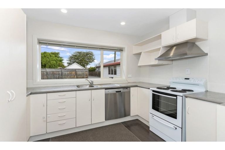 Photo of property in 185 Westminster Street, Mairehau, Christchurch, 8013