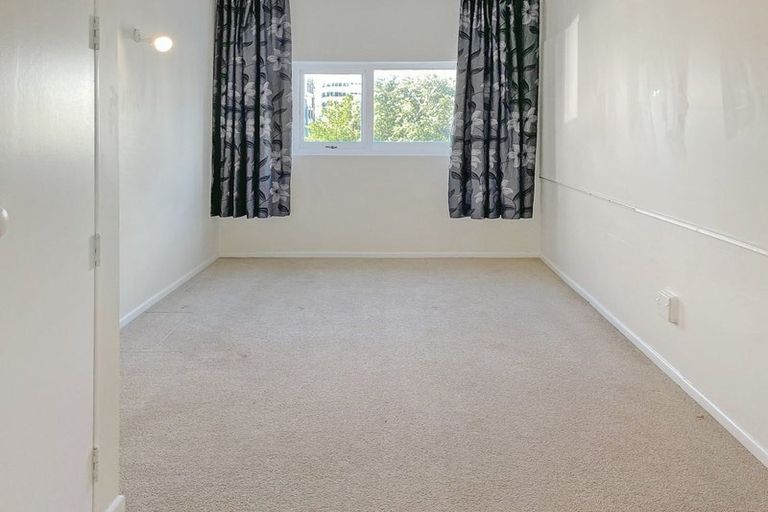 Photo of property in 1/28 Clifton Terrace, Kelburn, Wellington, 6012