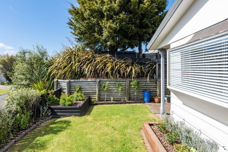Photo of property in 37 Sunset Street, Hilltop, Taupo, 3330