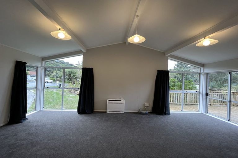 Photo of property in 33 Woolwich Close, Whitby, Porirua, 5024