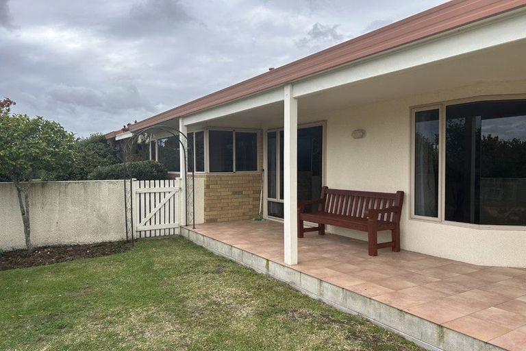 Photo of property in 40 Kingsgate Avenue, Havelock North, 4130