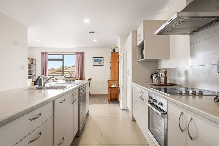 Photo of property in 2 Austen Way, Hairini, Tauranga, 3112