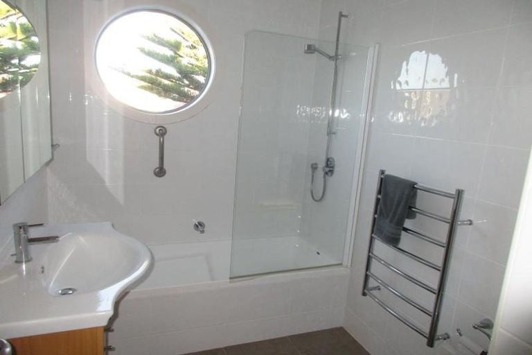 Photo of property in 4-u9 Seaview Road, Paraparaumu Beach, Paraparaumu, 5032