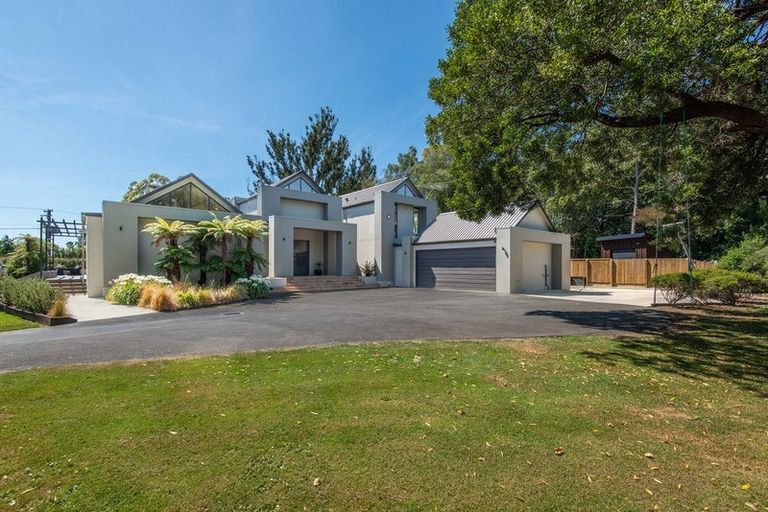 Photo of property in 105 Gladstone Road South, Dalmore, Dunedin, 9010