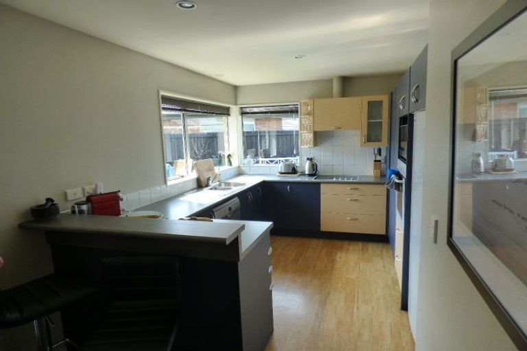 Photo of property in 31 Coolspring Way, Redwood, Christchurch, 8051