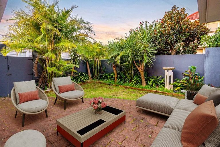 Photo of property in 1/8 Fenwick Avenue, Milford, Auckland, 0620