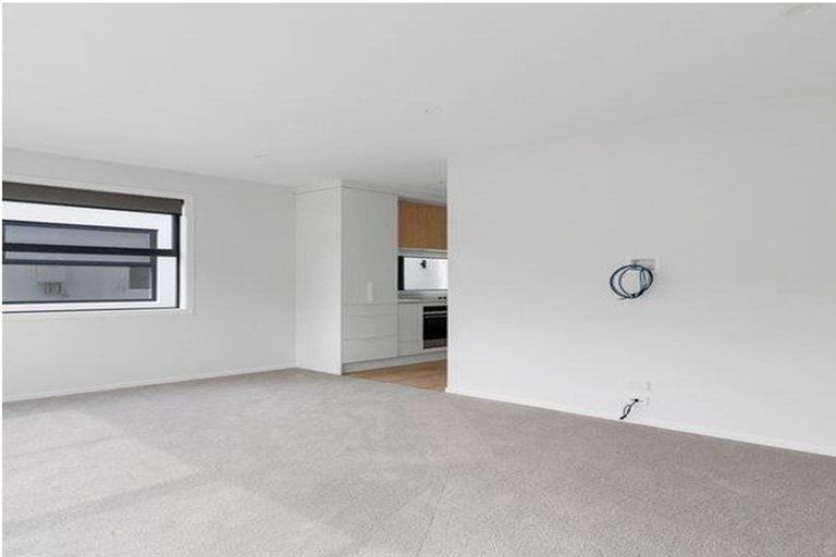 Photo of property in 2/78 Sandwich Road, Saint Andrews, Hamilton, 3200