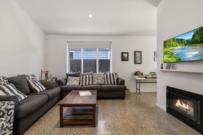 Photo of property in 5 Pimelea Street, Papamoa Beach, Papamoa, 3118